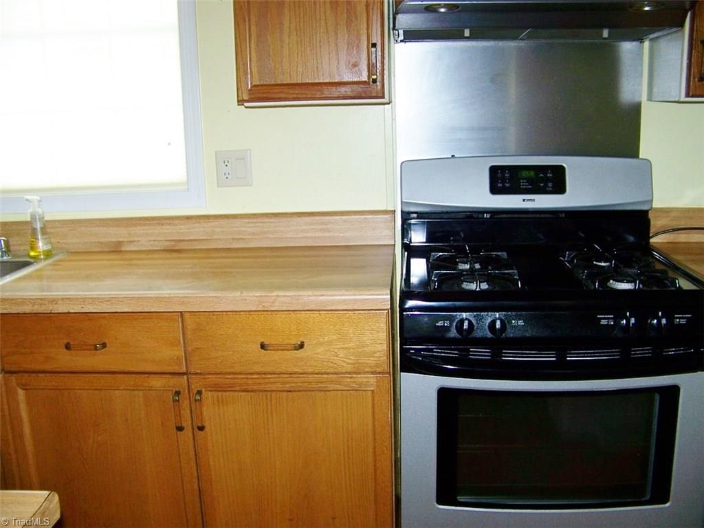 388 Davis Road Mount Airy, NC 27030 - Photo 11 of 26 Kitchen