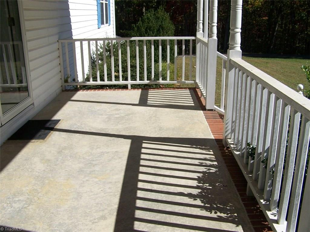 388 Davis Road Mount Airy, NC 27030 - Photo 5 of 26 Front Porch