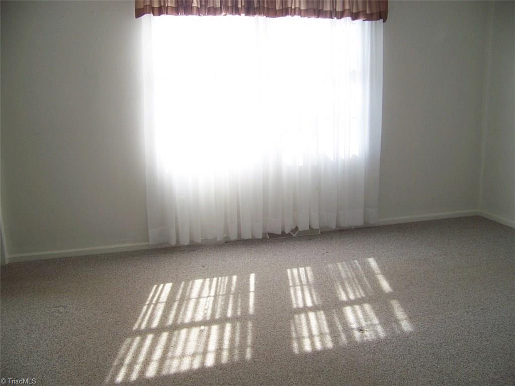 388 Davis Road Mount Airy, NC 27030 - Photo 9 of 26 Gallery Image 9