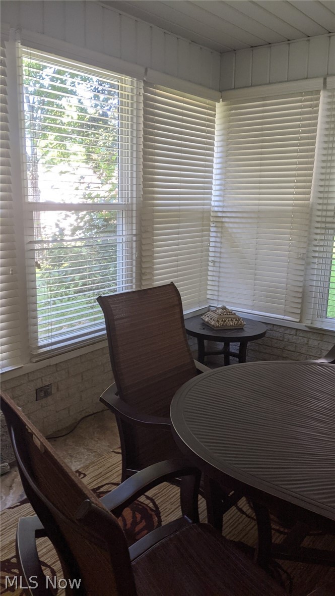 849 Upton Road Youngstown, OH 44509 - Photo 19 of 33 Sun Room