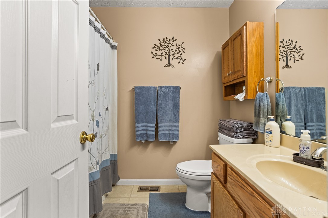 1733 Hunters Ridge Drive Troy, OH 45373 - Photo 37 of 60 Gallery Image 37