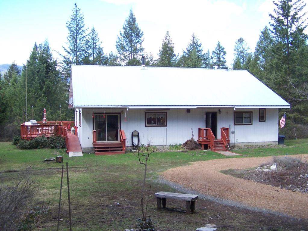 2372 B Kettle River Road Kettle Falls, WA 99141 - Photo 1 of 16 Gallery Image 1