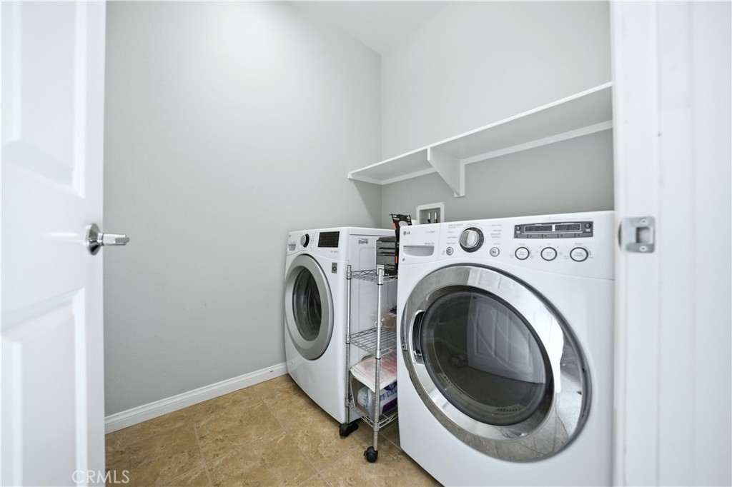 810 East Promenade, Unit C Azusa, CA 91702 - Photo 24 of 35 Laundry Room