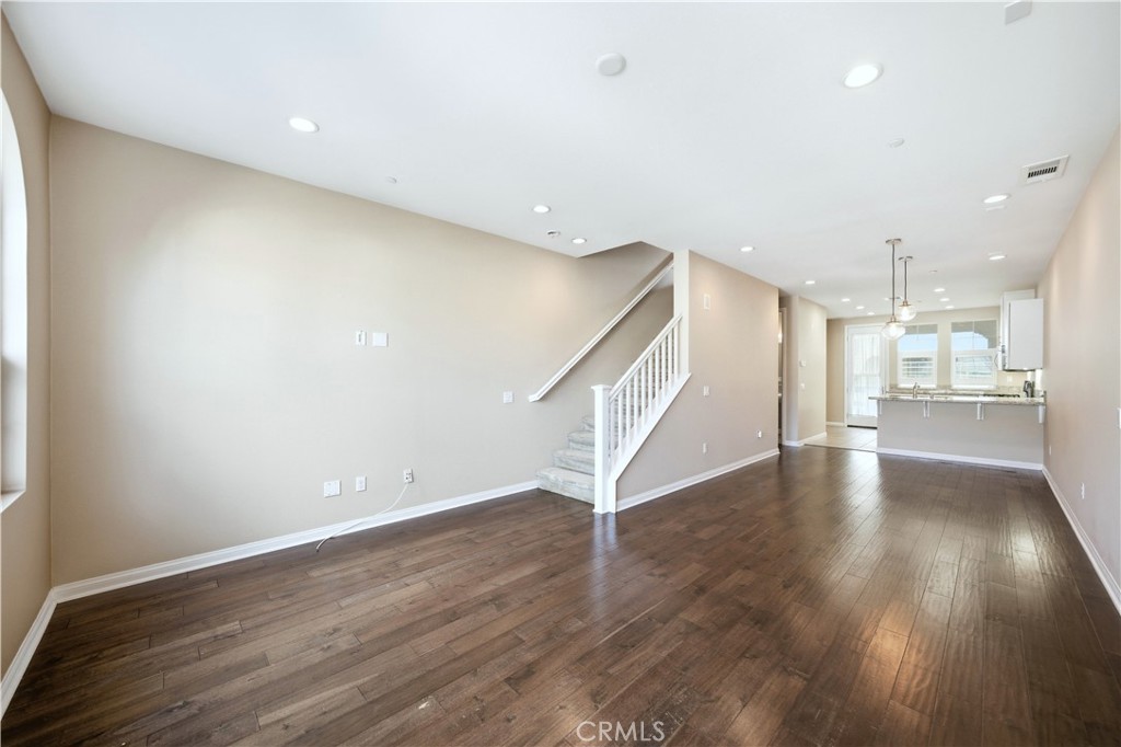 810 East Promenade, Unit C Azusa, CA 91702 - Photo 3 of 35 Living Room