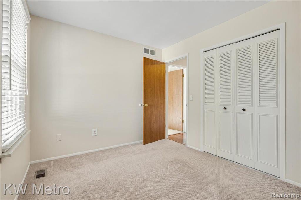 1411 Deerhurst Court Rochester Hills, MI 48307 - Photo 14 of 48