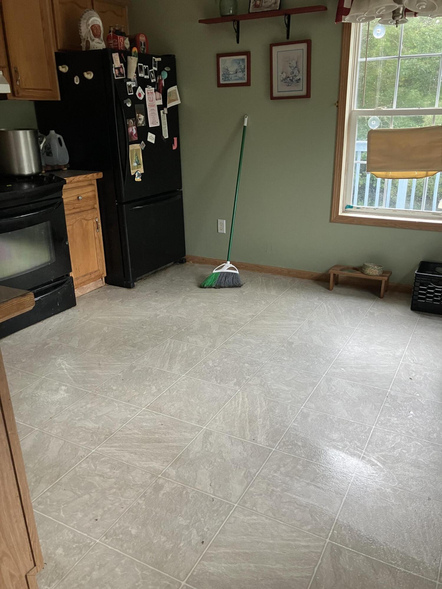 17 Strout Lane Chelsea, ME 04330 - Photo 5 of 10 IMG_7393