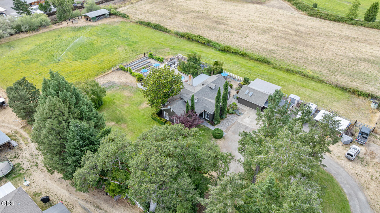 2622 Eric Avenue Central Point, OR 97502 - Photo 1 of 63