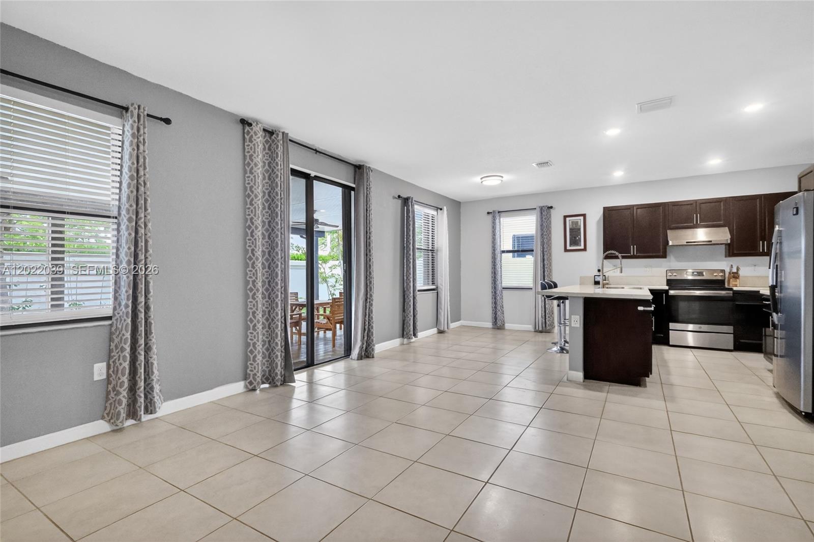 10400 West 35th Way Hialeah, FL 33018 - Photo 13 of 55