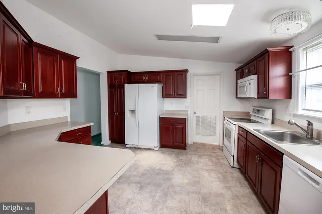 $259,000 | 17 Lydian Drive, Williamstown, NJ 08094