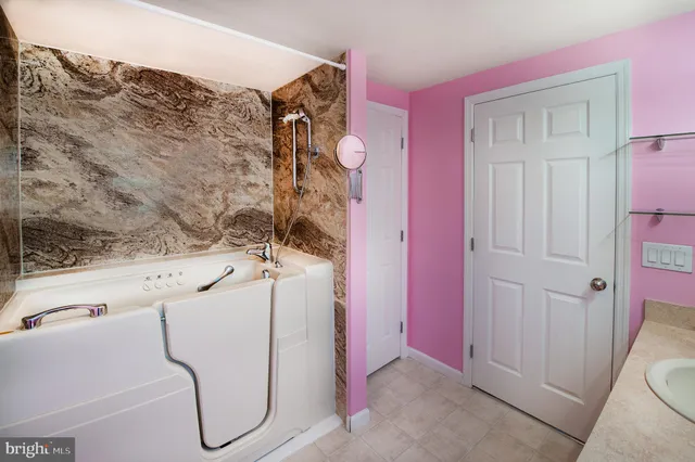 $259,000 | 17 Lydian Drive, Williamstown, NJ 08094