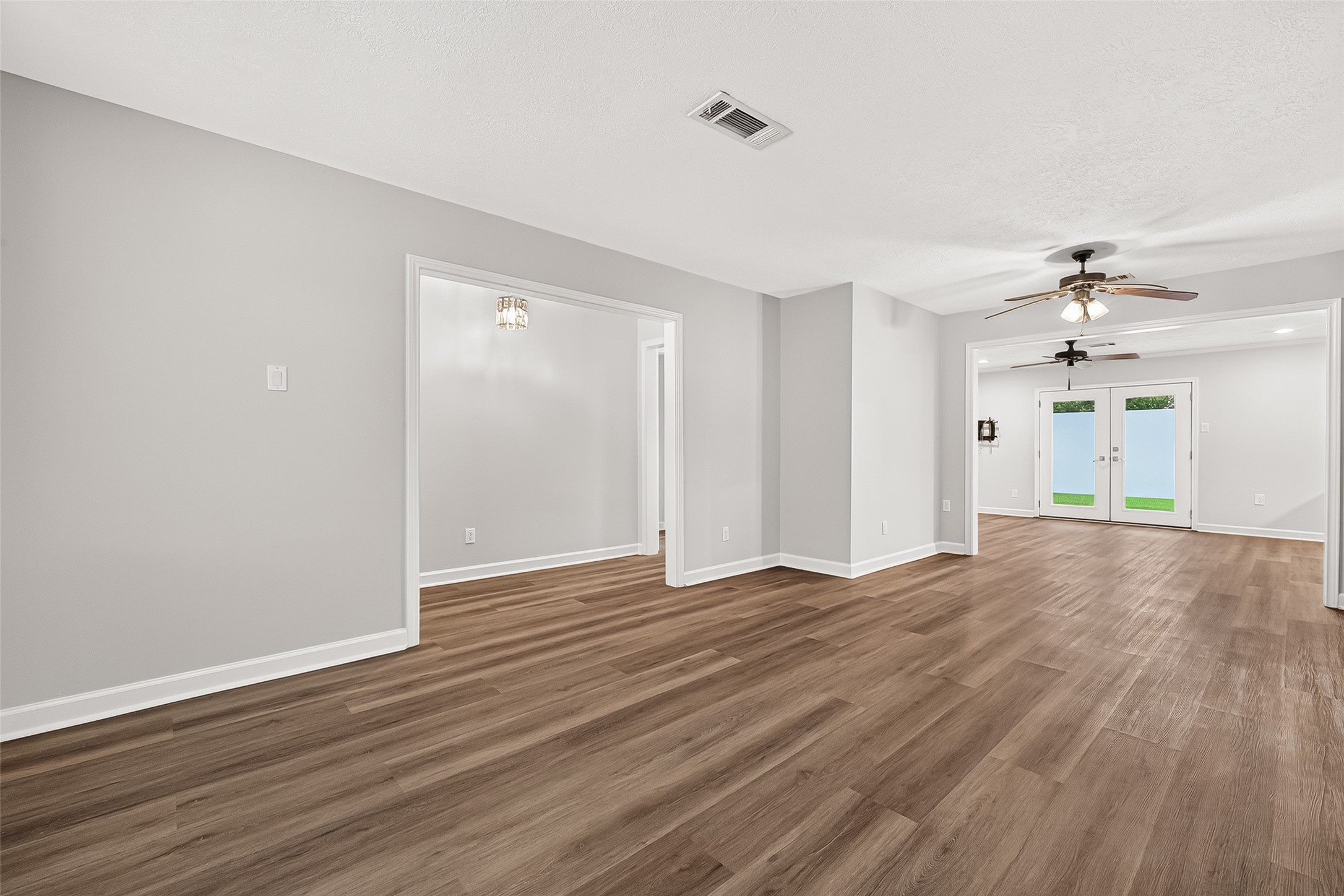 5921 Ariel Street Houston, TX 77074 - Photo 7 of 34