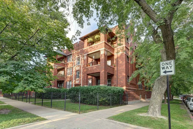 $244,500 | 4903 North Monticello Avenue, Unit 3, Chicago, IL 60625