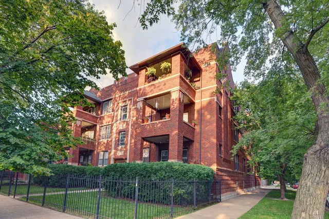 $244,500 | 4903 North Monticello Avenue, Unit 3, Chicago, IL 60625