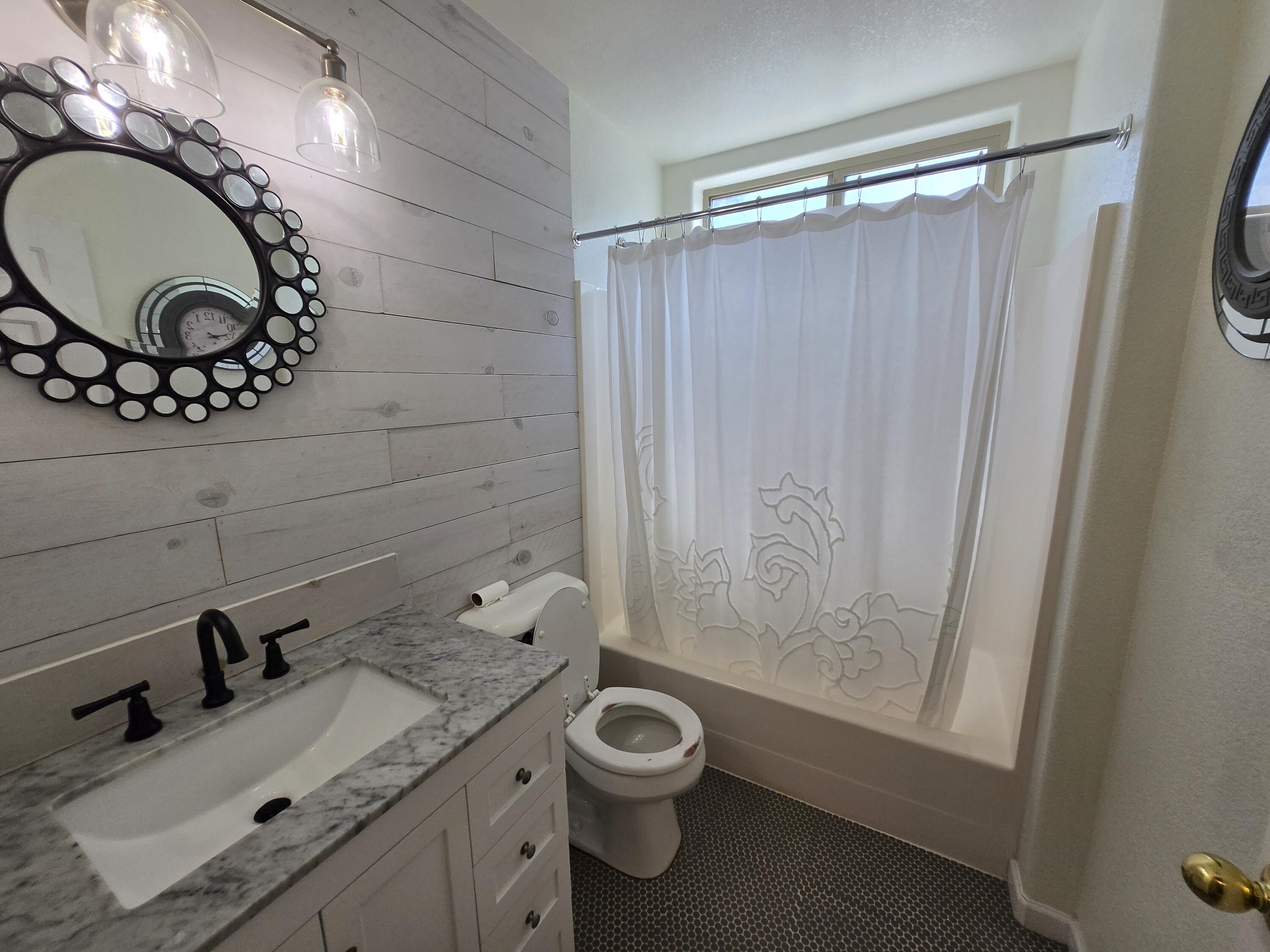 1254 Rockingham Place Grants Pass, OR 97527 - Photo 24 of 30 20240807_131429