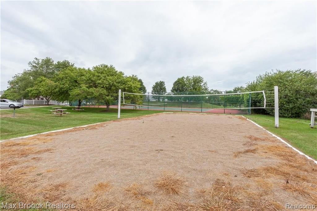 1623 Emerson Circle Rochester, MI 48307 - Photo 21 of 24