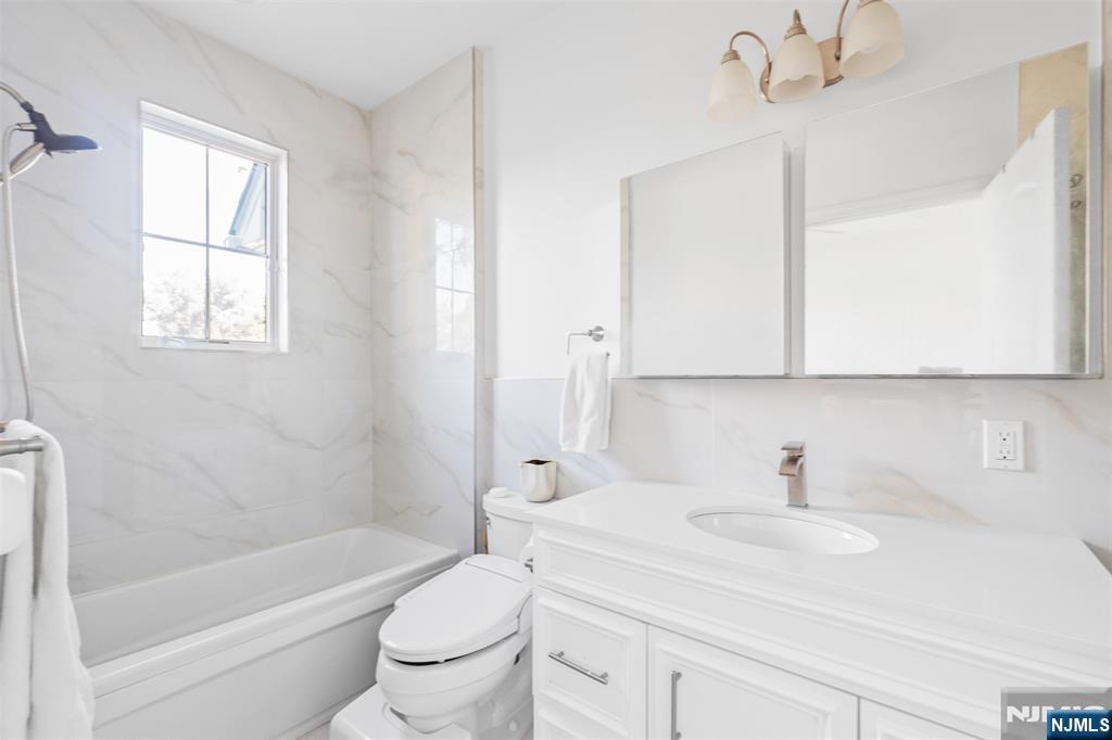 21 Cedar Street Cresskill, NJ 07626 - Photo 20 of 47