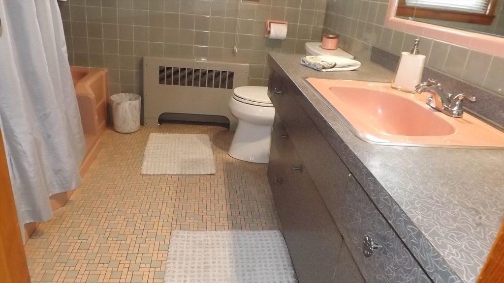 48 Ernest Avenue Worcester, MA 01604 - Photo 27 of 41