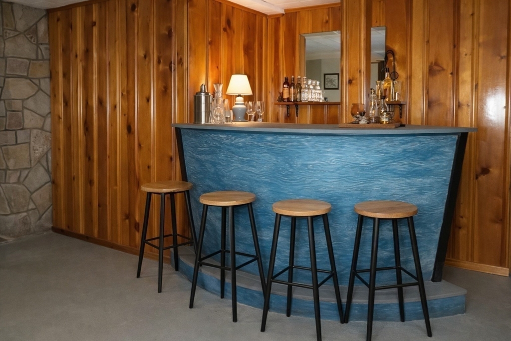 48 Ernest Avenue Worcester, MA 01604 - Photo 32 of 41