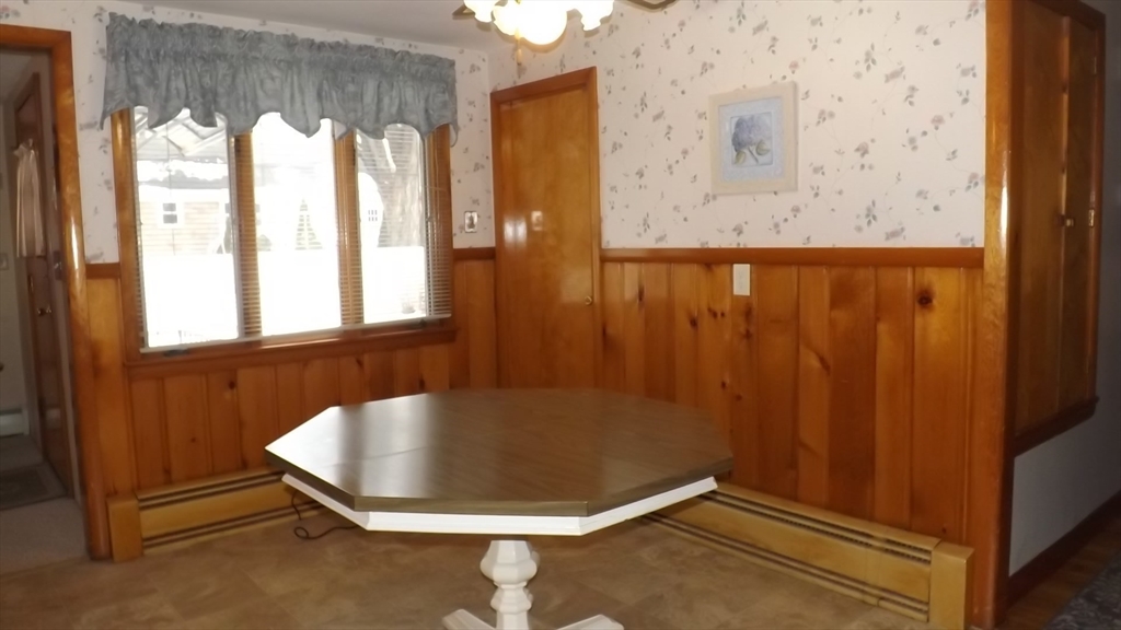 48 Ernest Avenue Worcester, MA 01604 - Photo 8 of 41