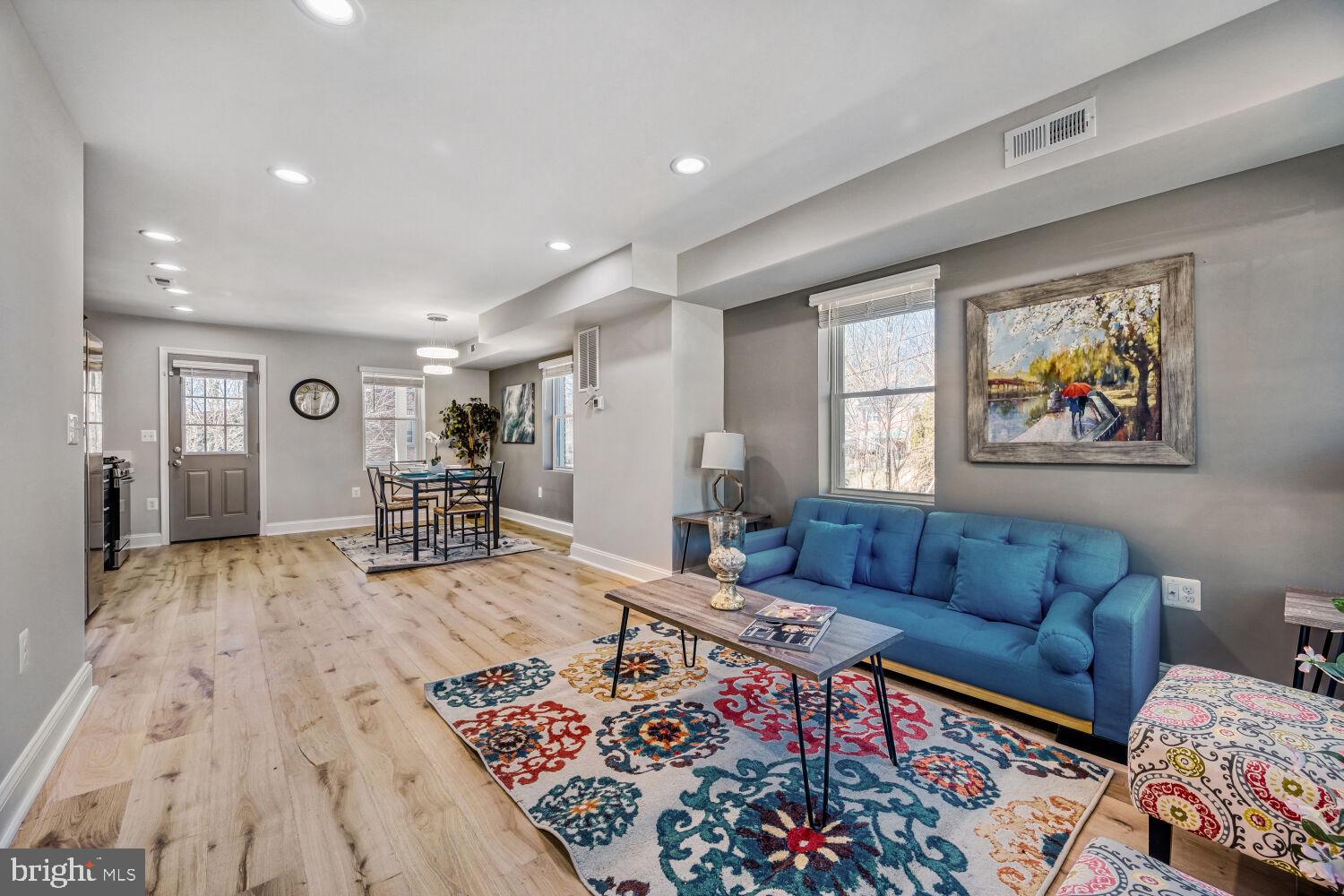 118 Upmanor Road Baltimore, MD 21229 - Photo 2 of 17 Gallery Image 2