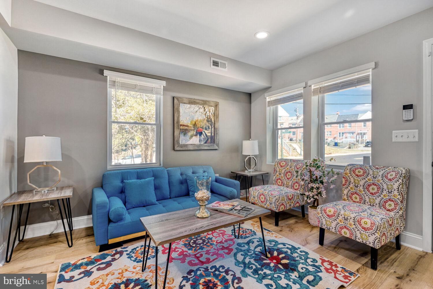 118 Upmanor Road Baltimore, MD 21229 - Photo 3 of 17 Gallery Image 3