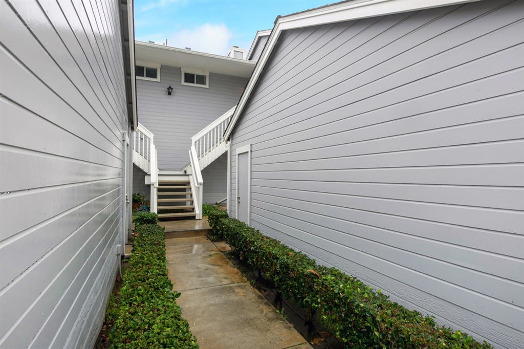 158 Mangano Circle Encinitas, CA 92024 - Photo 3 of 22