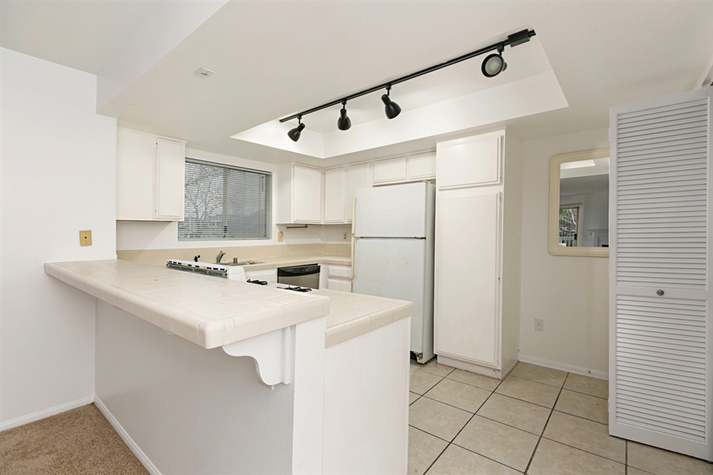 158 Mangano Circle Encinitas, CA 92024 - Photo 9 of 22
