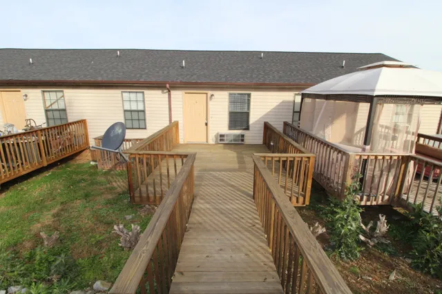 $825 | 704 Peachers Drive, Unit F, Clarksville, TN 37042