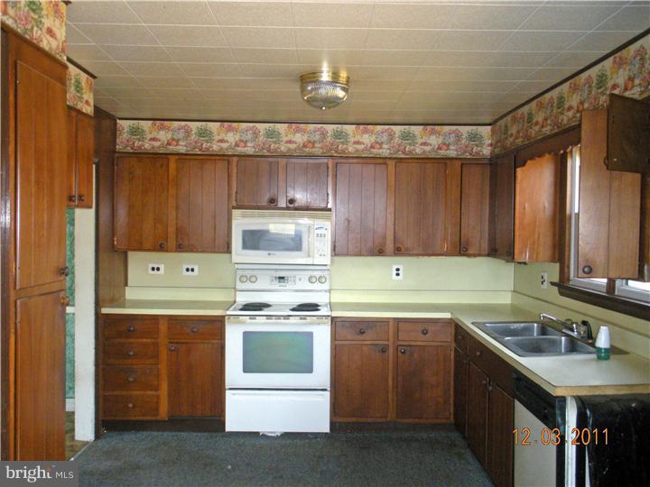 4261 Concord Road Aston, PA 19014 - Photo 4 of 11 Kitchen