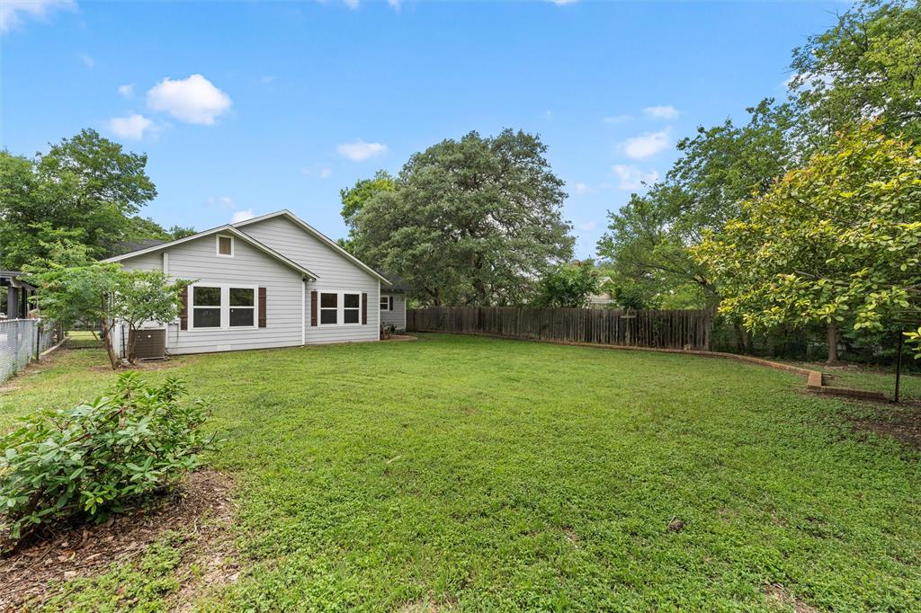 4105 North 27th Street Waco, TX 76708 - Photo 4 of 26