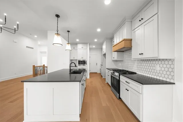 $499,000 | 824 Northeast Algonquin Street, Unit A, Lee's Summit, MO 64064