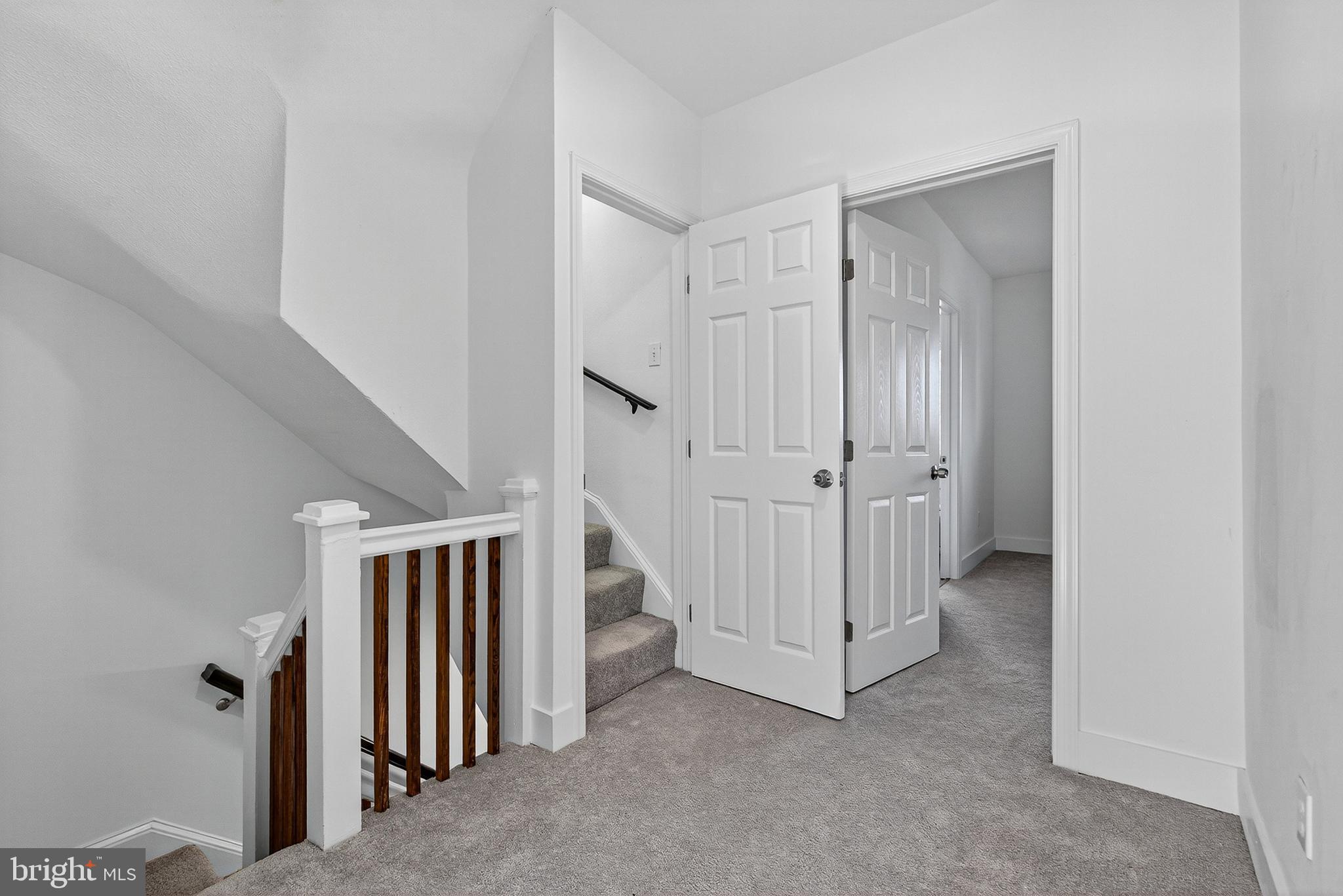 802 North Woodington Road Baltimore, MD 21229 - Photo 12 of 41 a view of a hallway with closet area