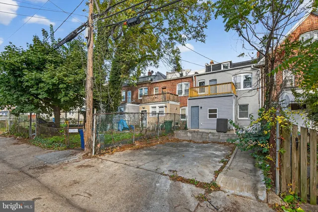 a view of a large building