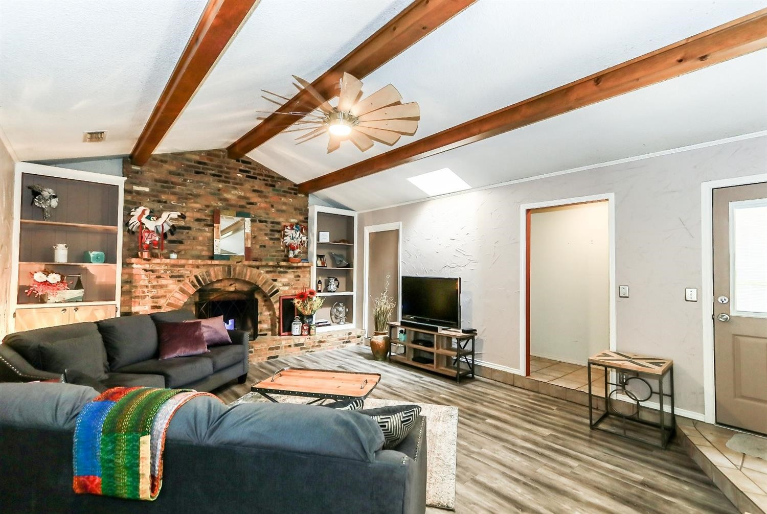 4825 73rd Street Lubbock, TX 79424 - Photo 5 of 10 Beamed Ceiling