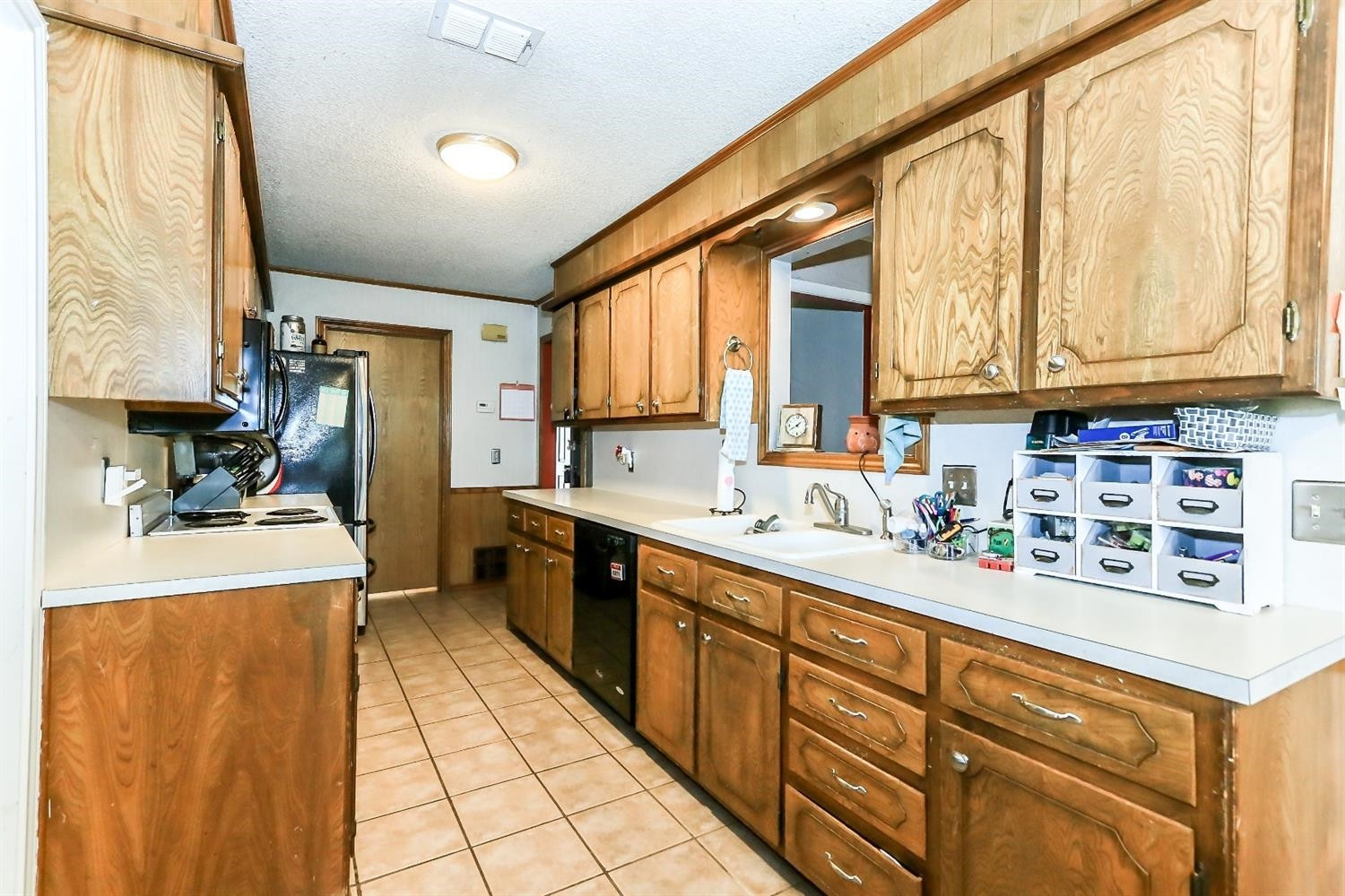 4825 73rd Street Lubbock, TX 79424 - Photo 9 of 10 Kitchen
