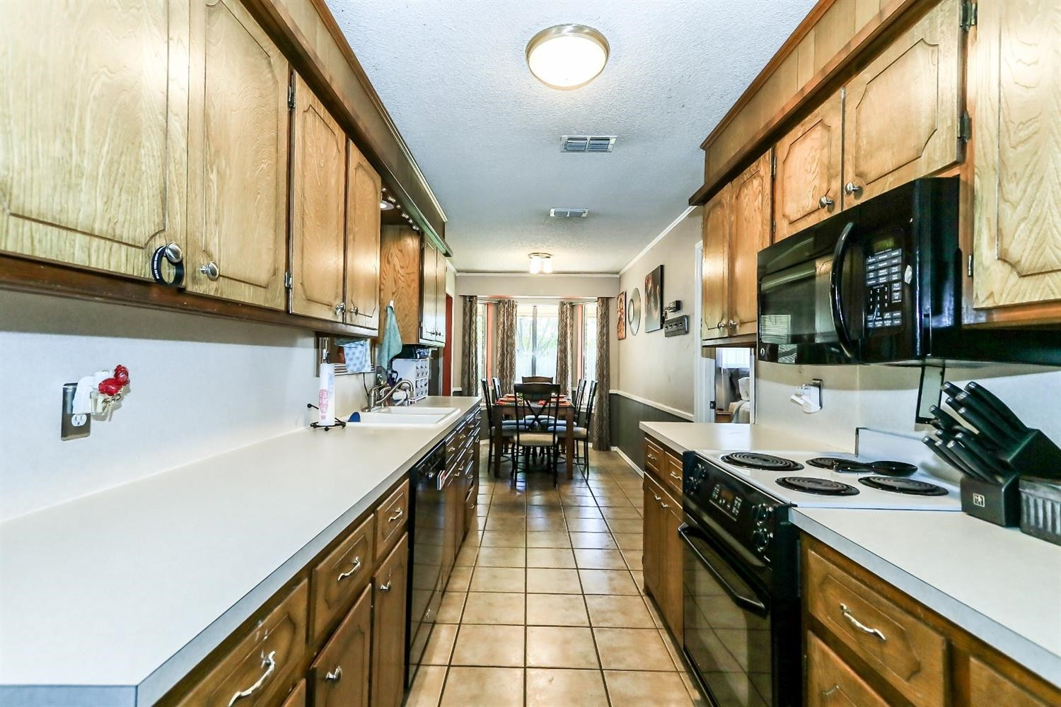 4825 73rd Street Lubbock, TX 79424 - Photo 10 of 10 Kitchen