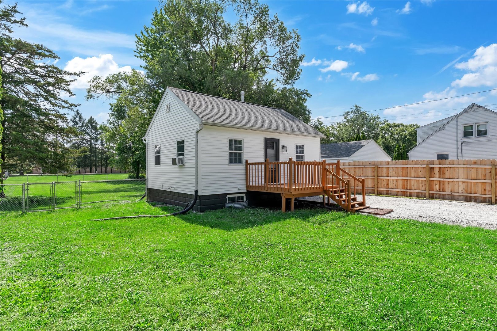 3224 40th Street Moline, IL 61265 - Photo 2 of 23