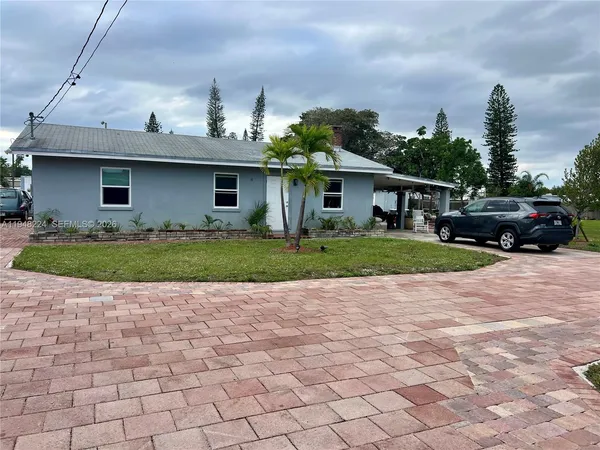 $829,999 | 4 Helwig Terrace, Deerfield Beach, FL 33064