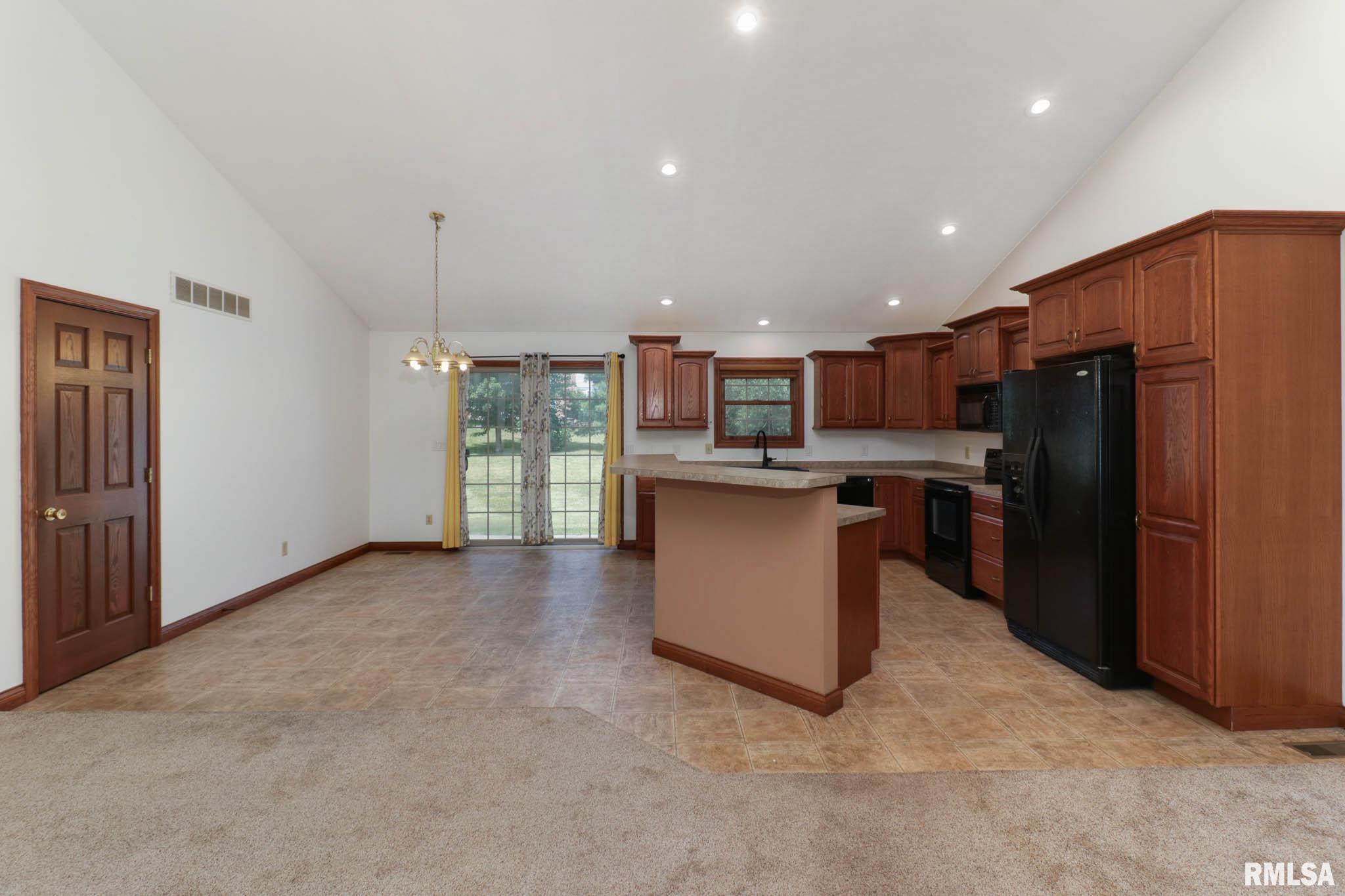 1835 Kingsbury Road Washington, IL 61571 - Photo 13 of 57 Gallery Image 13