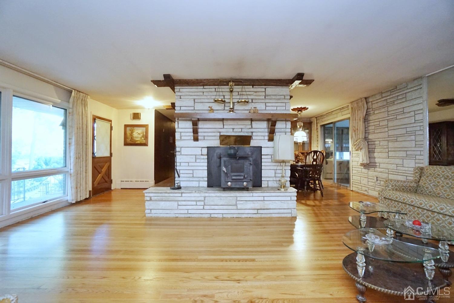 151 Dutch Road East Brunswick, NJ 08816 - Photo 3 of 42 Gallery Image 3