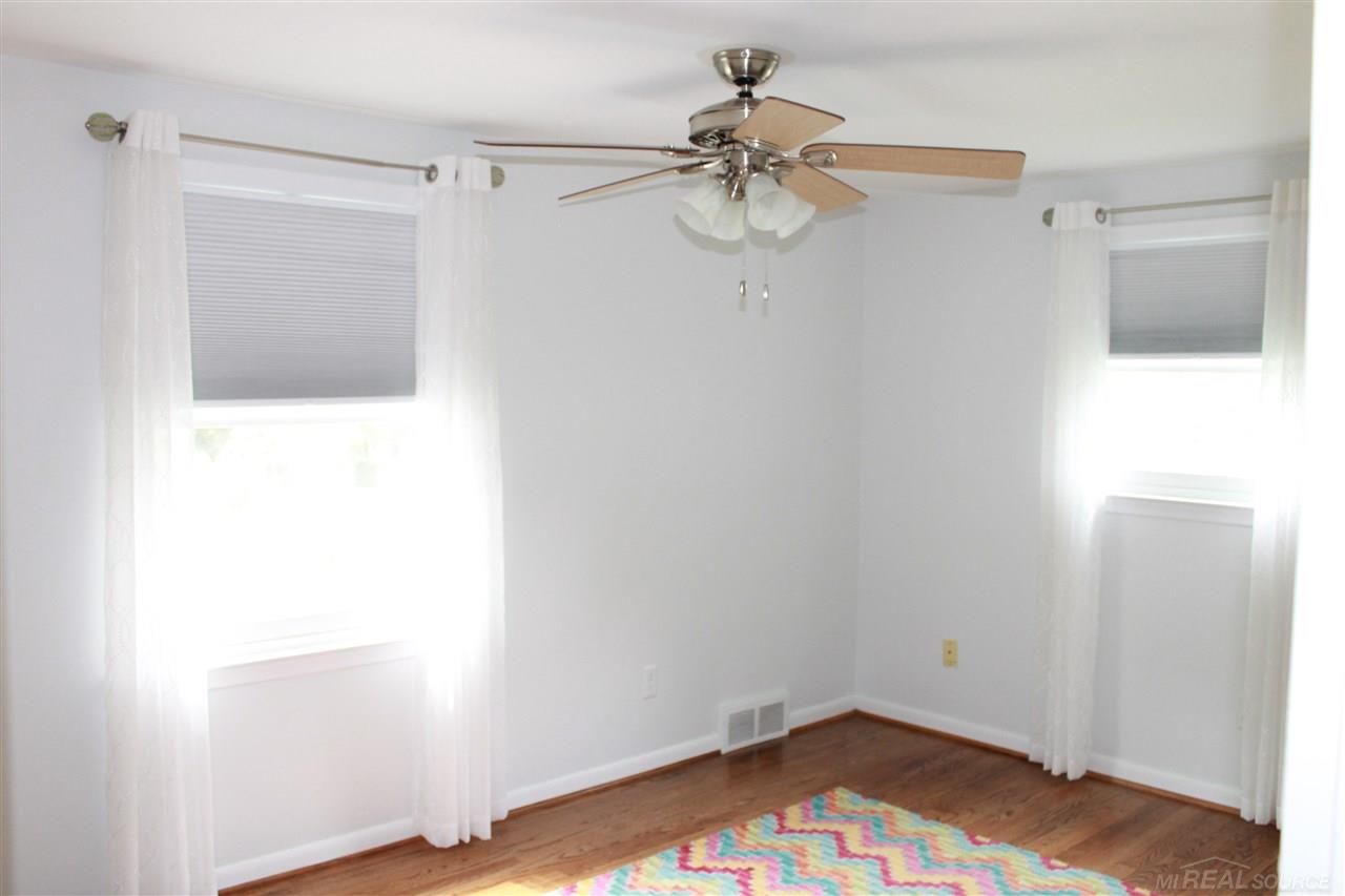 1000 Bedford Road Grosse Pointe, MI 48230 - Photo 26 of 33 31298347-25.JPG