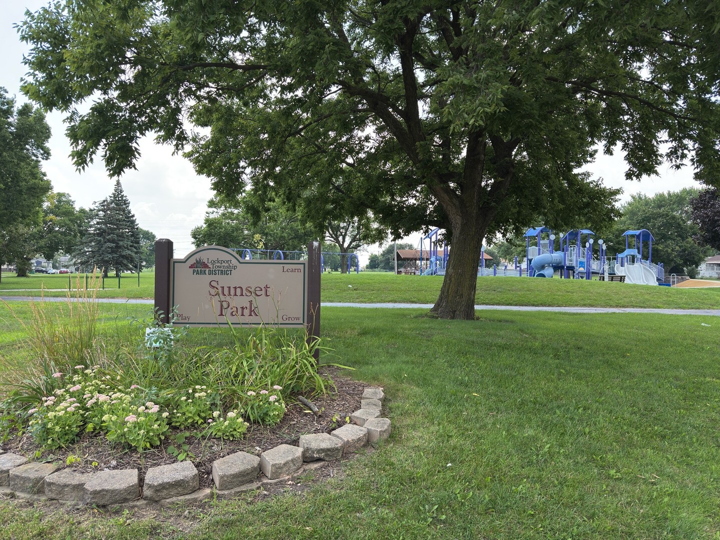 809 Oakton Avenue Romeoville, IL 60446 - Photo 21 of 23 a garden view