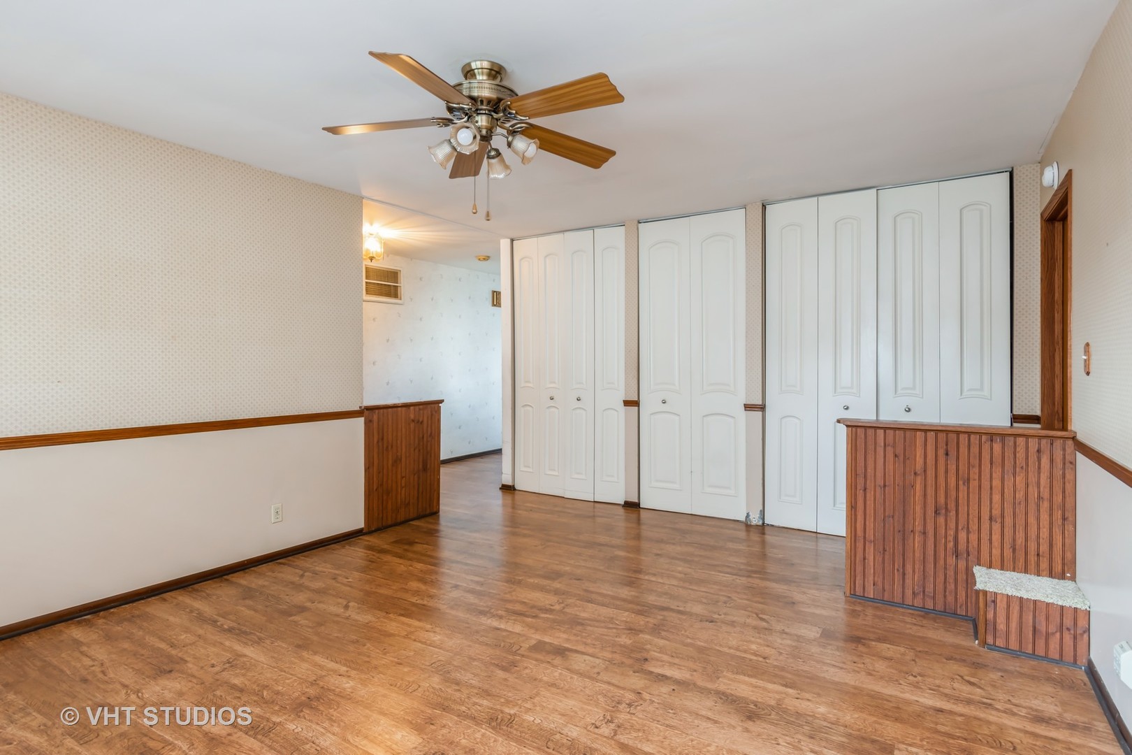 809 Oakton Avenue Romeoville, IL 60446 - Photo 10 of 23 a view of an empty room with a window