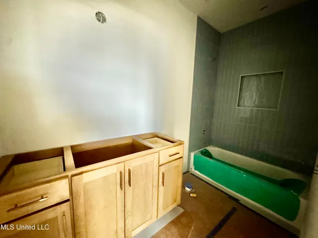 $494,900 | 122 Adriane Cove, Nesbit, MS 38651