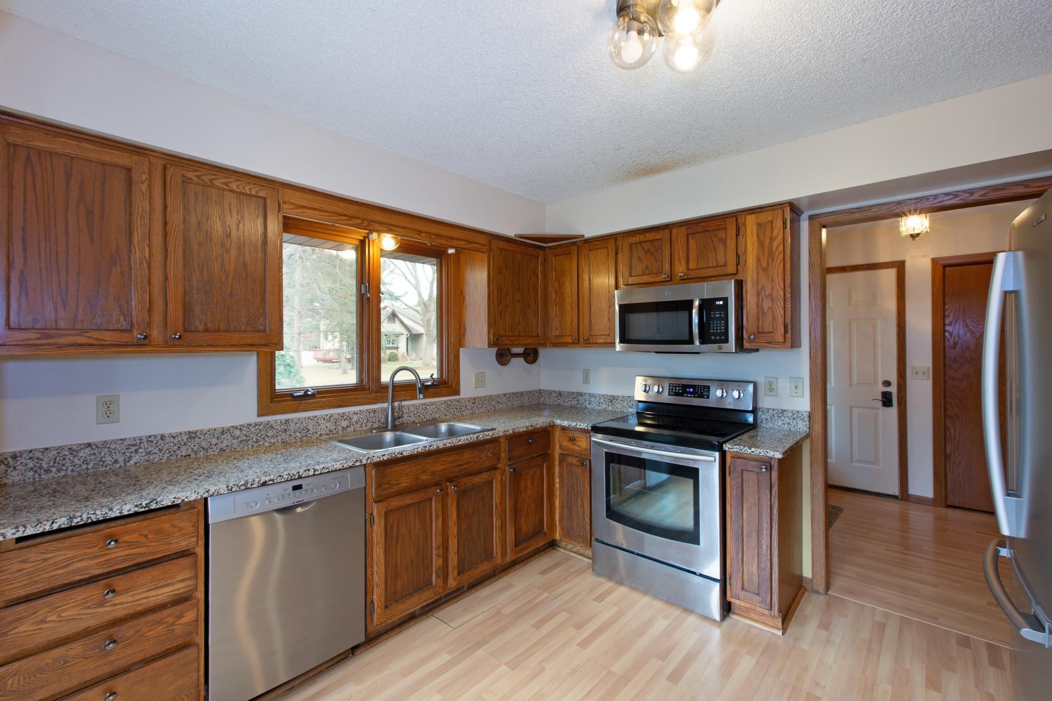 5986 Pheasant Drive Shoreview, MN 55126 - Photo 8 of 24