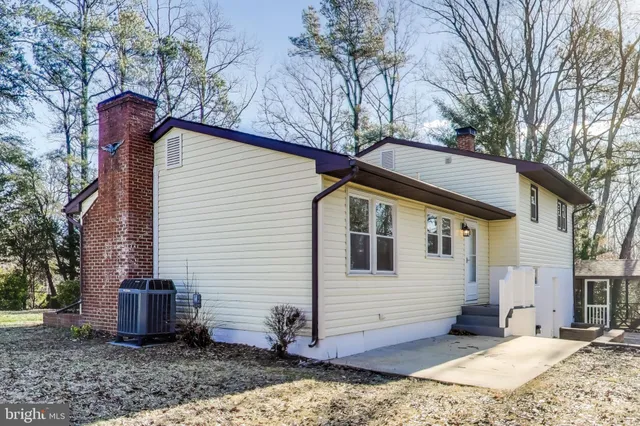 $369,900 | 24313 Mervell Dean Road, Hollywood, MD 20636