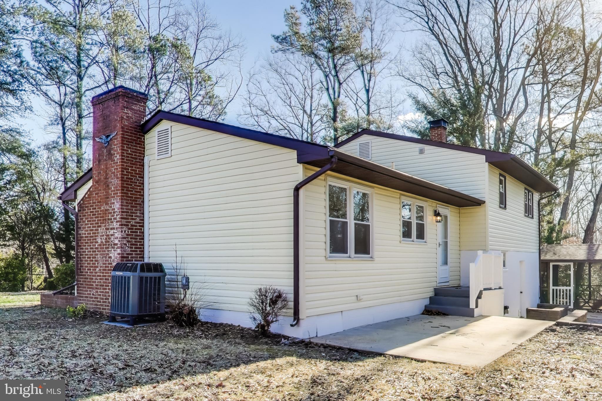 24313 Mervell Dean Road Hollywood, MD 20636 - Photo 5 of 37 Gallery Image 5