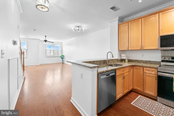 $429,000 | 302 King Farm Boulevard, Unit 30208, Rockville, MD 20850