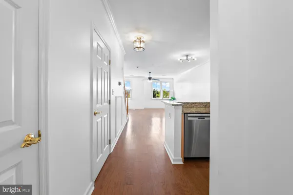 $429,000 | 302 King Farm Boulevard, Unit 30208, Rockville, MD 20850