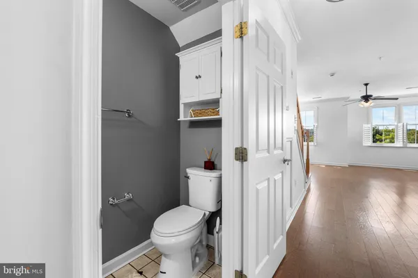 $429,000 | 302 King Farm Boulevard, Unit 30208, Rockville, MD 20850